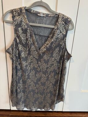 Maurices Metallic Floral Pleated V-Neck Tank in Gray and Gold